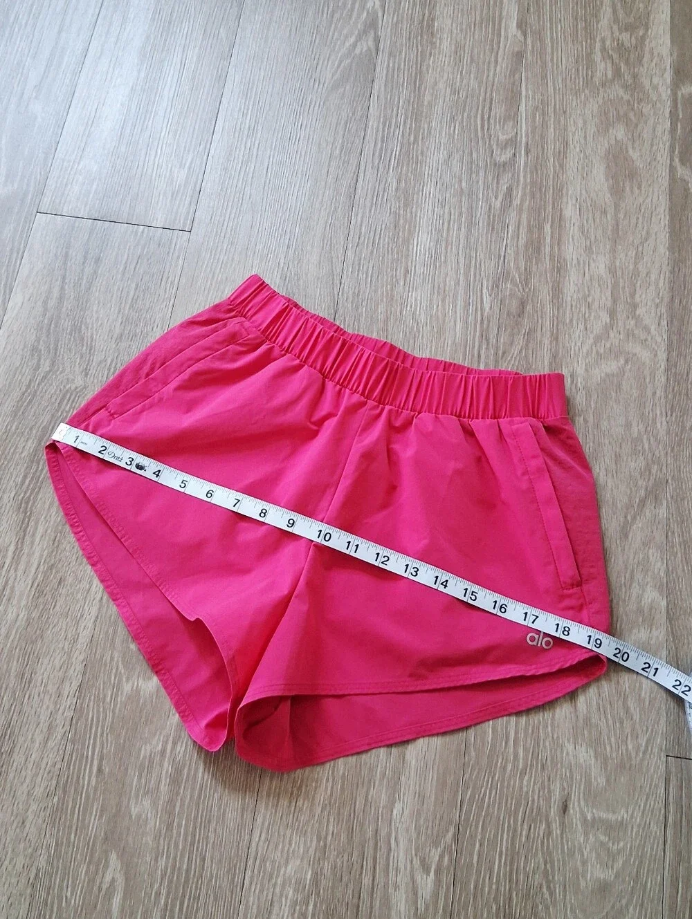 Alo Playmaker Dolphin Short Pink Summer Crush